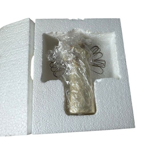 Willow Tree Angel of Friendship (26011) Angel Holding Puppy - Picture 15 of 16